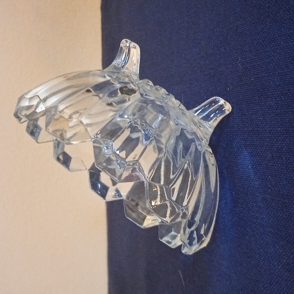 MIKASA GLASS DISH, UNIQUELY SHAPED SCALLOPS ON RIM,3 FEET,STAR INSIDE ON BOTTOM - Picture 2 of 7